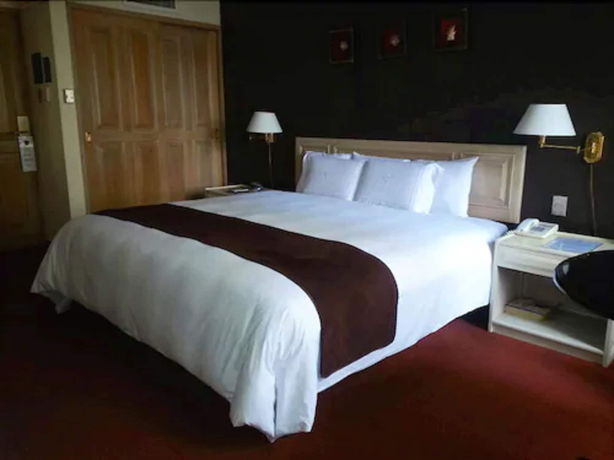 Jose Antonio Executive Hotel