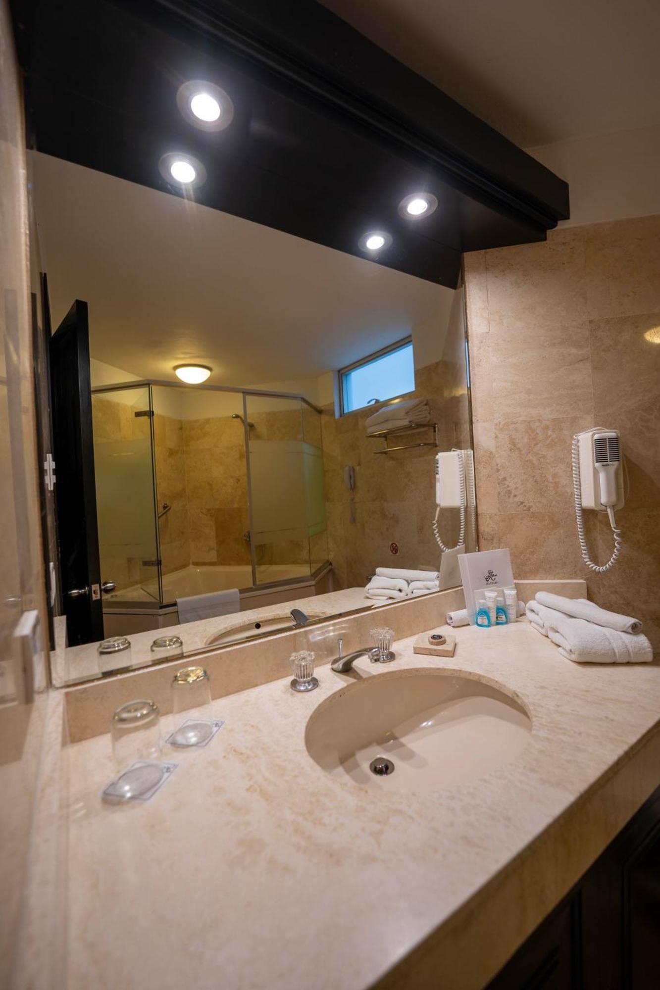 Jose Antonio Executive 4*