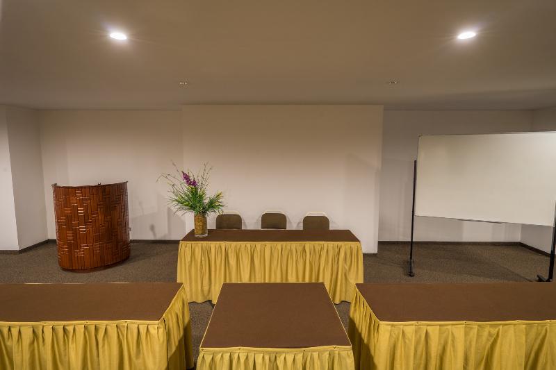 Jose Antonio Executive Hotel 4*